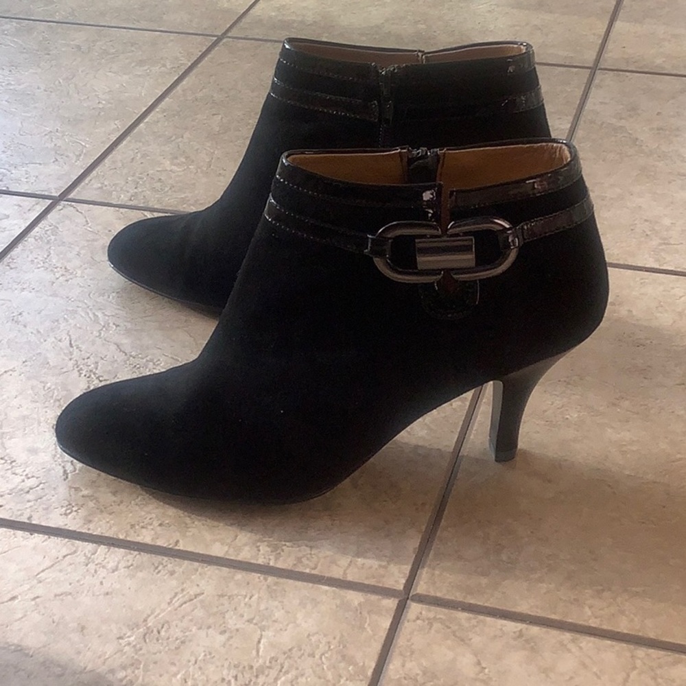 Black bootie